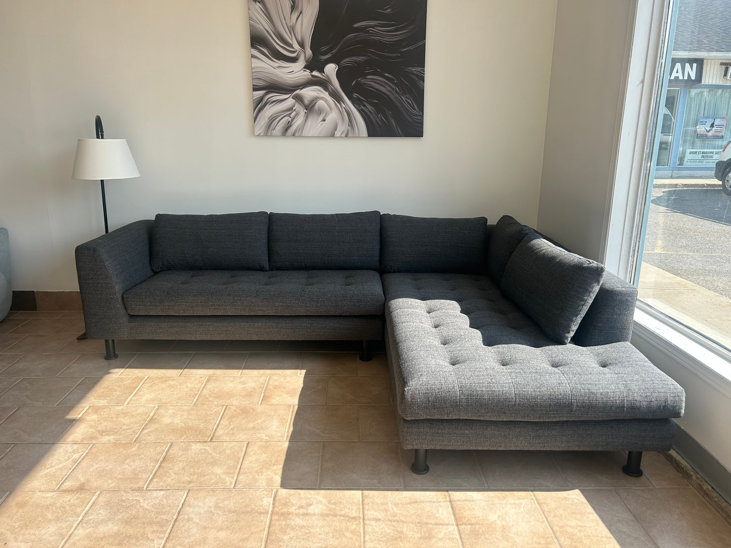 Janis divan sectionnel en tissu gris foncé