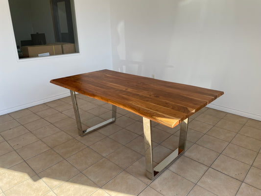 Table de cuisine en Acacia