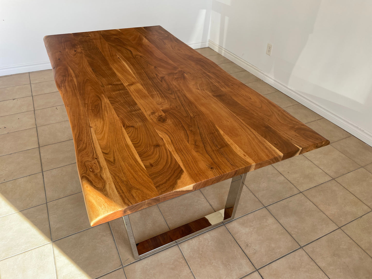 Table de cuisine en Acacia